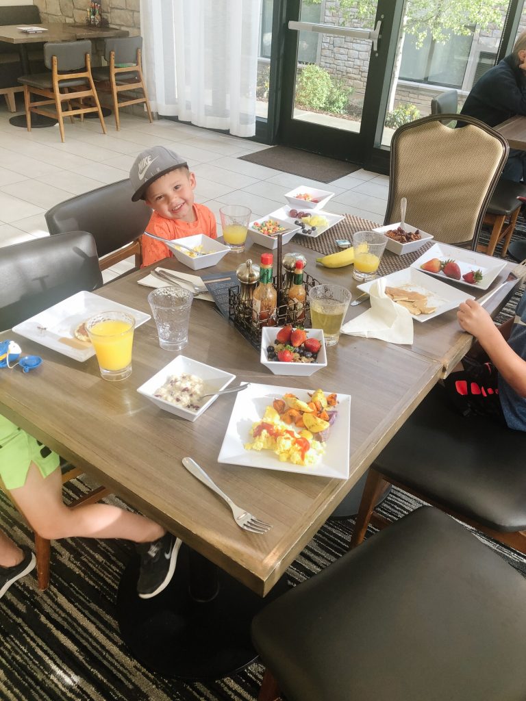 hyatt free breakfast