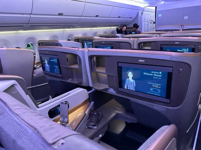 Business class seats on Singapore Airlines.