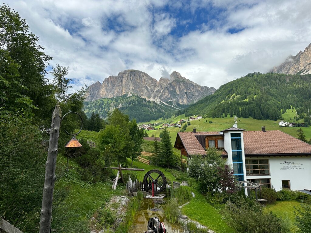 Hotel with mountains in background