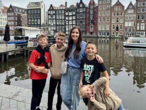 kids and mom in Amsterdam